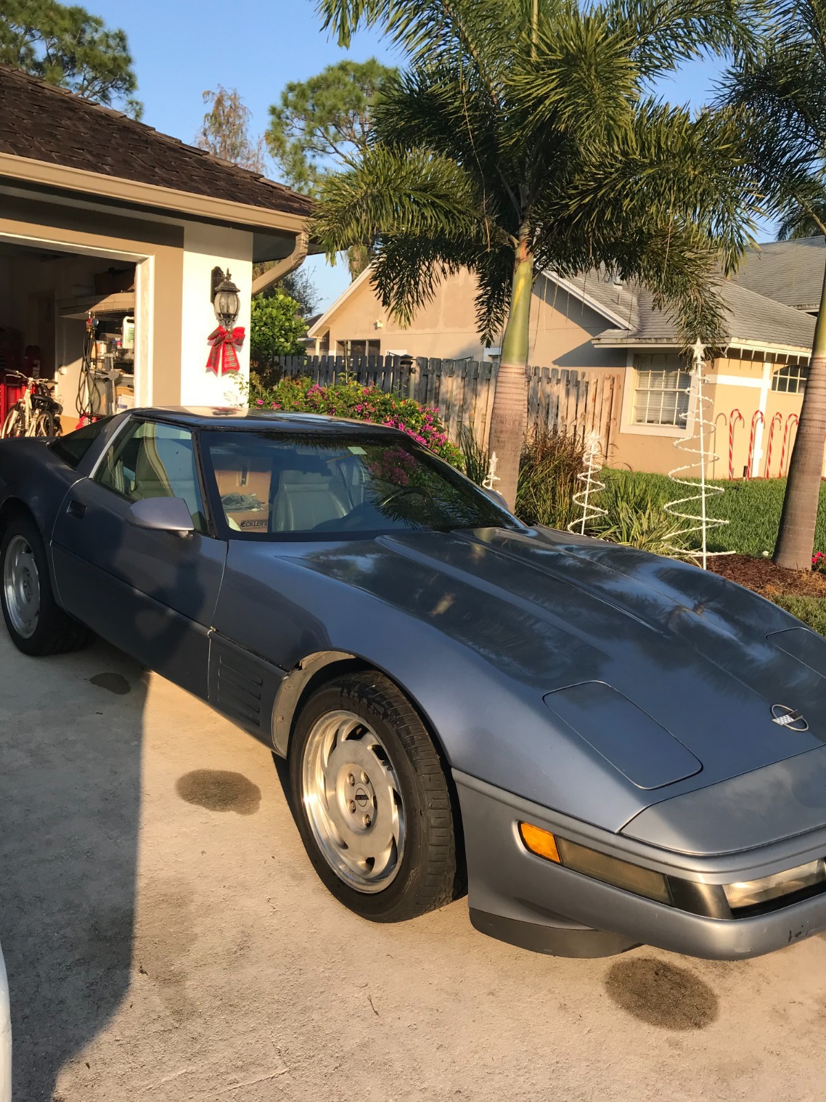 Chevrolet-Corvette-1991-Hatchback-2