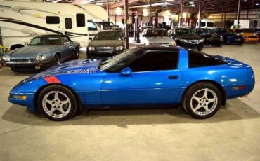 Chevrolet-Corvette-1991-Hatchback-2