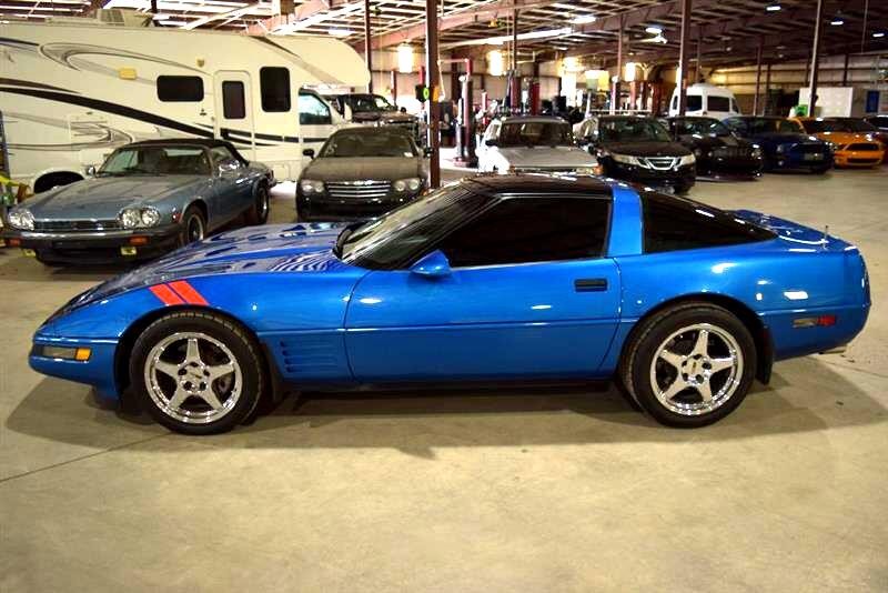 Chevrolet-Corvette-1991-Hatchback-2