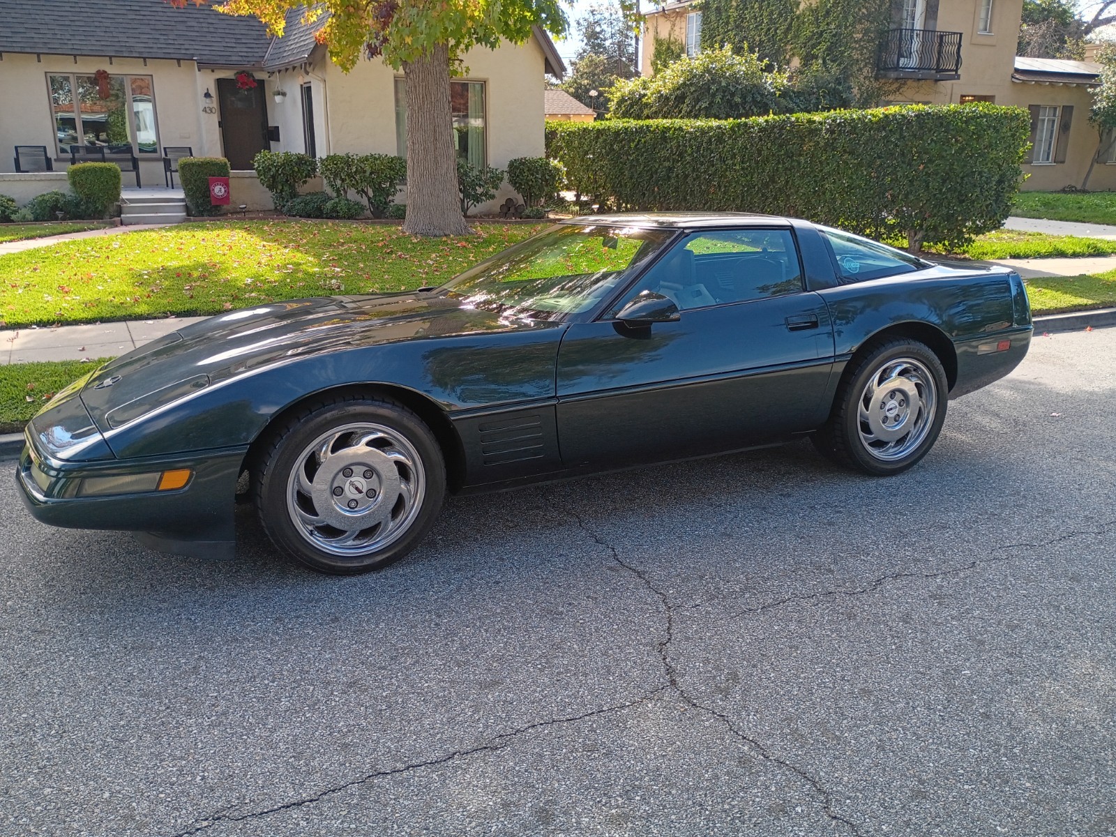 Chevrolet-Corvette-1991-Hatchback-2