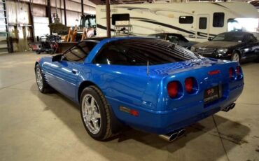 Chevrolet-Corvette-1991-Hatchback-3