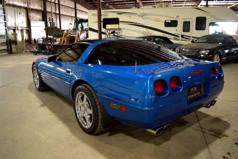 Chevrolet-Corvette-1991-Hatchback-3