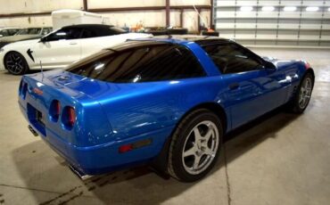 Chevrolet-Corvette-1991-Hatchback-6