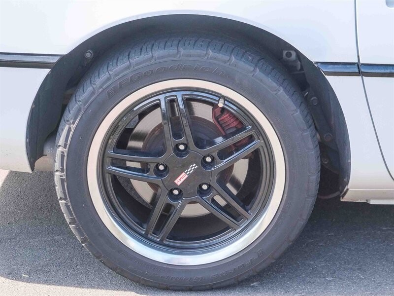 Chevrolet-Corvette-1992-10