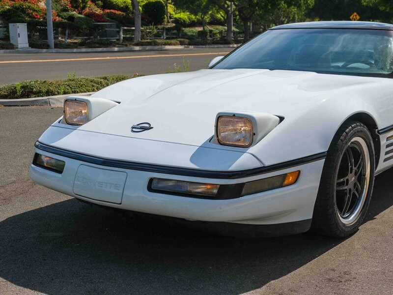 Chevrolet-Corvette-1992-13