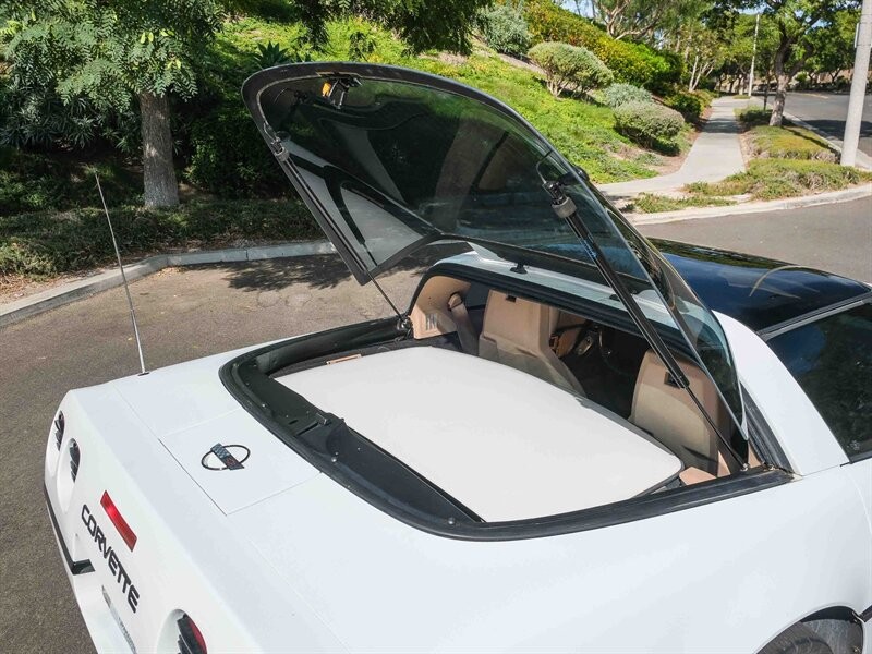 Chevrolet-Corvette-1992-15