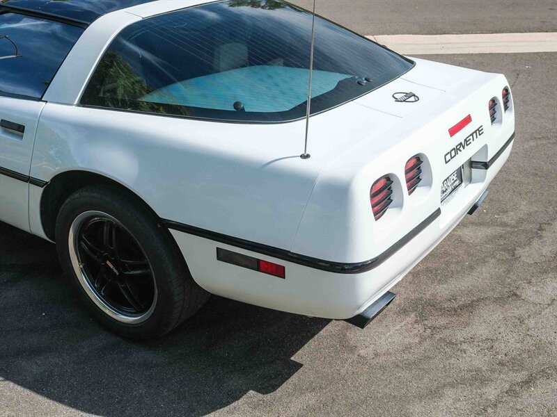 Chevrolet-Corvette-1992-17