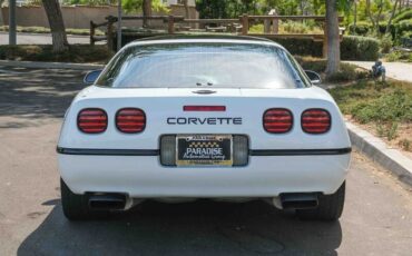 Chevrolet-Corvette-1992-3