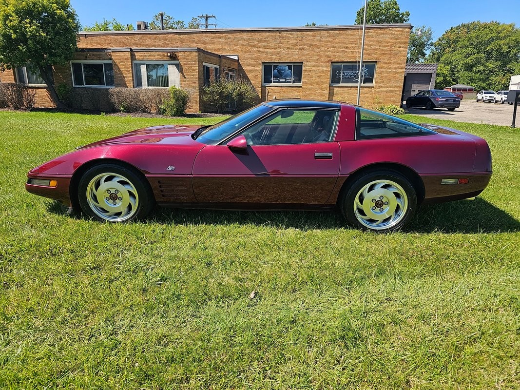 Chevrolet-Corvette-1993-Hatchback-5