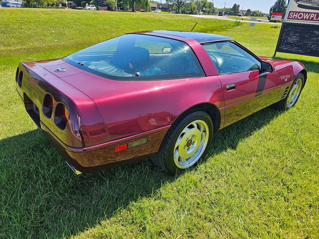 Chevrolet-Corvette-1993-Hatchback-9