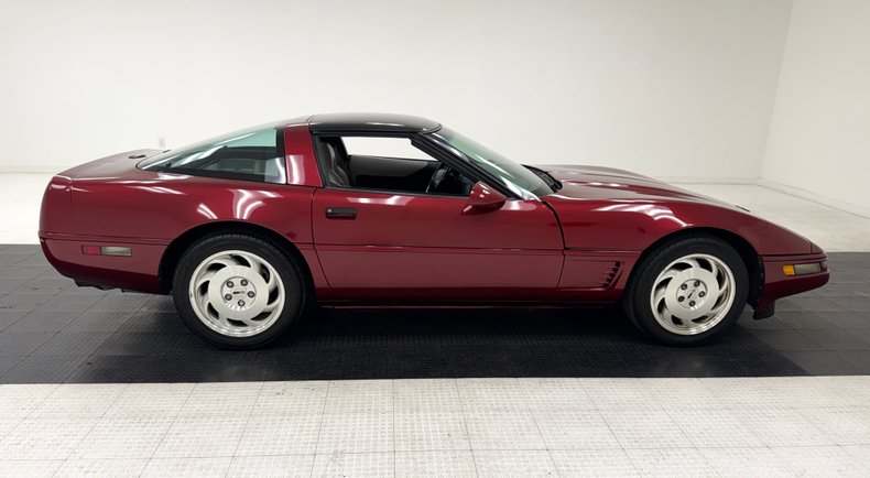 Chevrolet-Corvette-1995-Dark-Red-Metallic-Light-Gray-32