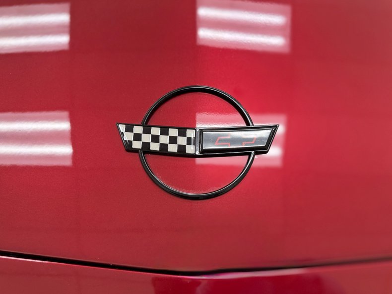 Chevrolet-Corvette-1995-Dark-Red-Metallic-Light-Gray-35