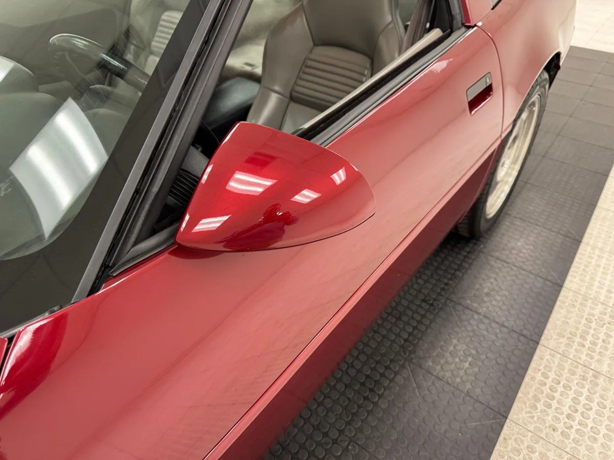 Chevrolet-Corvette-1995-Dark-Red-Metallic-Light-Gray-4