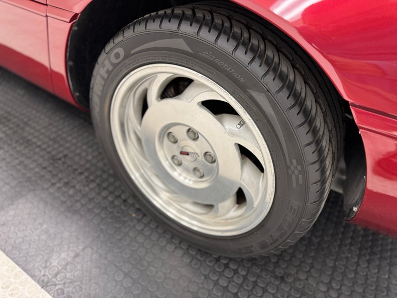 Chevrolet-Corvette-1995-Dark-Red-Metallic-Light-Gray-41