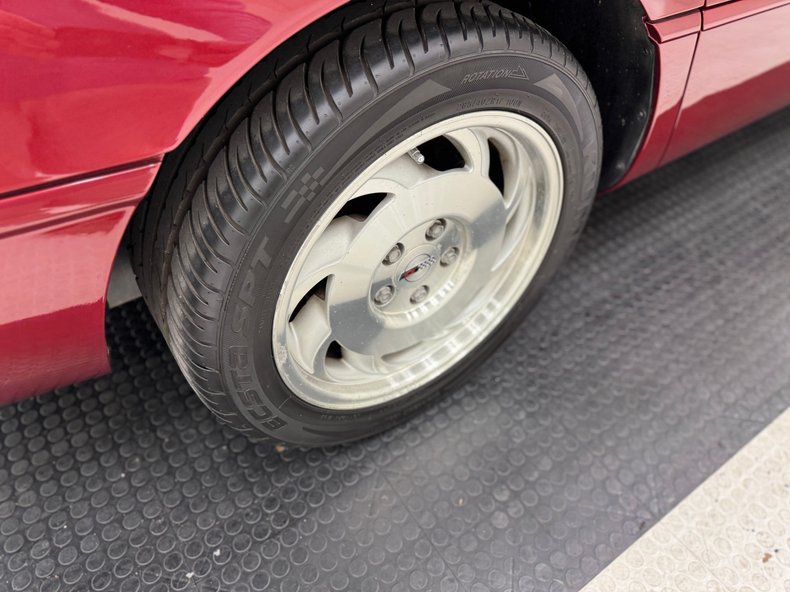 Chevrolet-Corvette-1995-Dark-Red-Metallic-Light-Gray-44