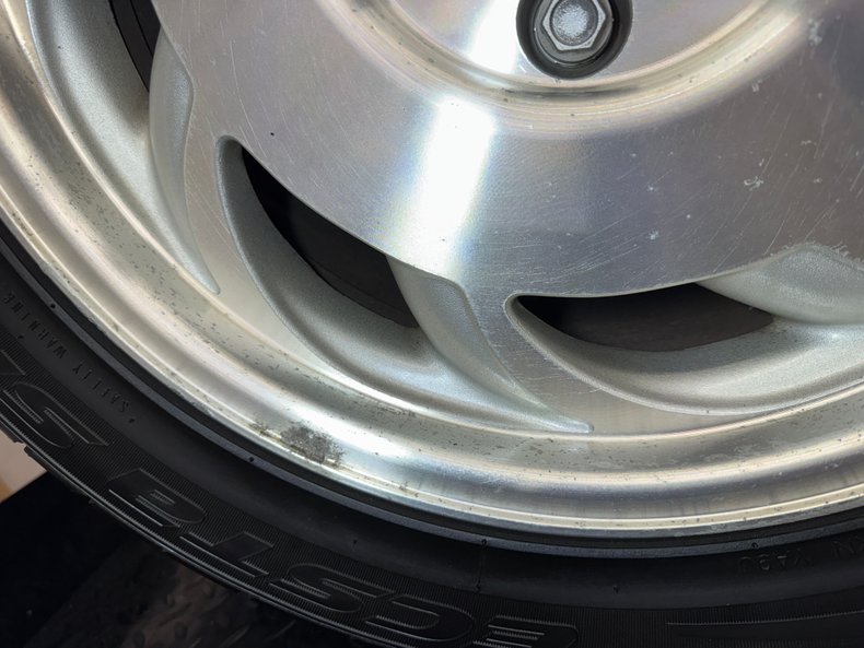 Chevrolet-Corvette-1995-Dark-Red-Metallic-Light-Gray-48