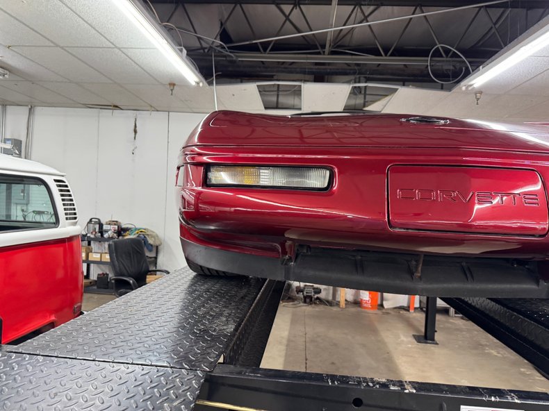 Chevrolet-Corvette-1995-Dark-Red-Metallic-Light-Gray-49