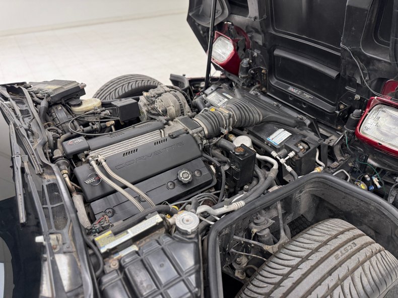 Chevrolet-Corvette-1995-Dark-Red-Metallic-Light-Gray-54