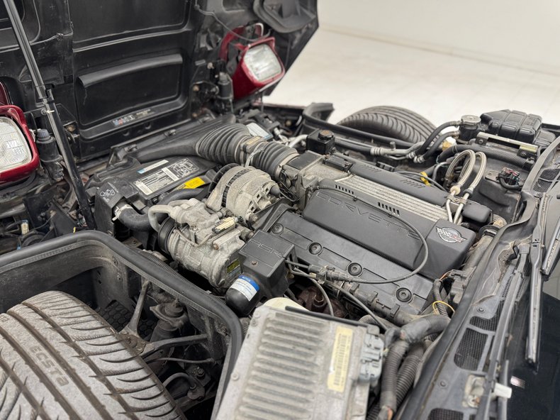 Chevrolet-Corvette-1995-Dark-Red-Metallic-Light-Gray-57