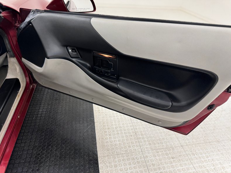 Chevrolet-Corvette-1995-Dark-Red-Metallic-Light-Gray-64