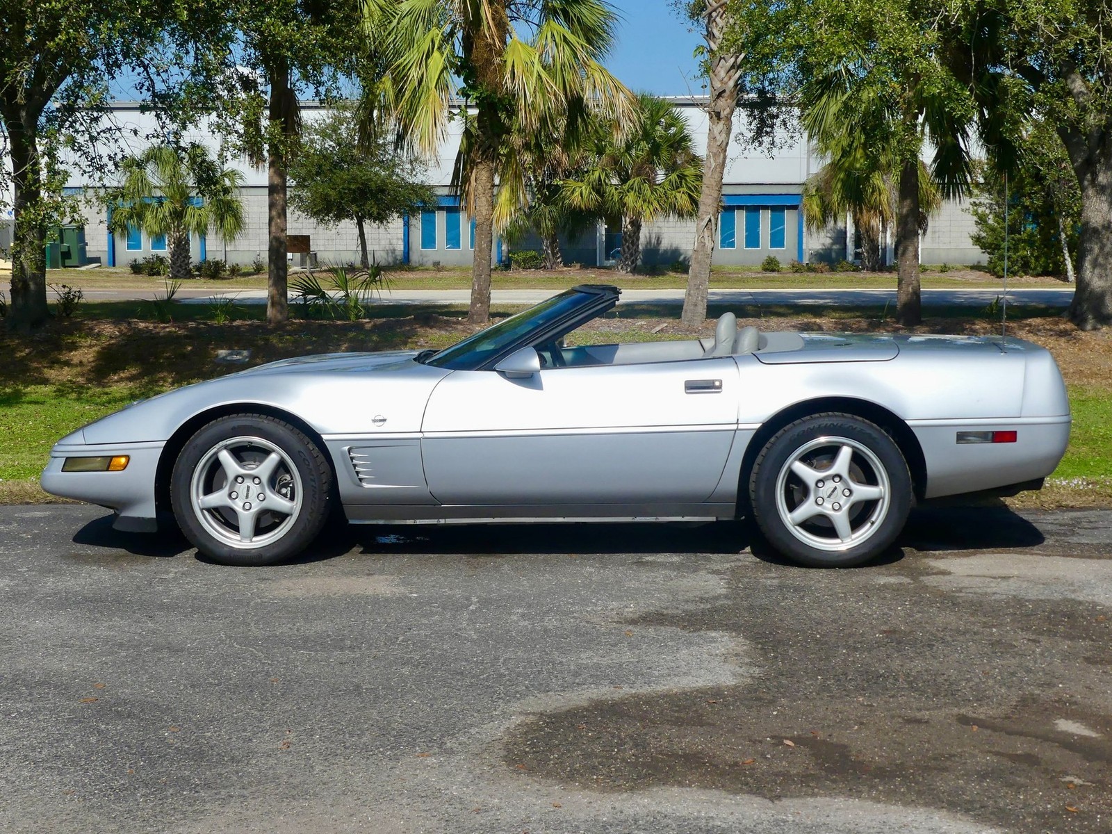 Chevrolet-Corvette-1996-Convertible-12