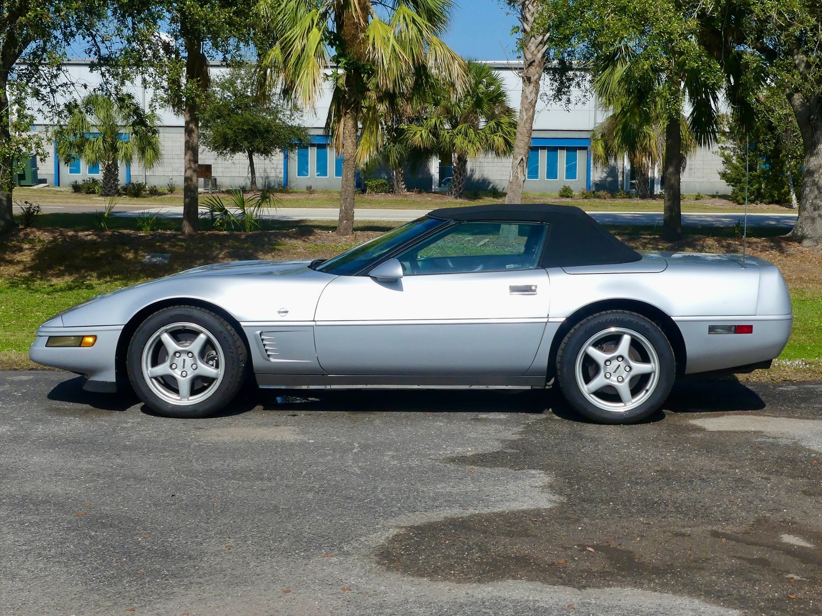 Chevrolet-Corvette-1996-Convertible-13