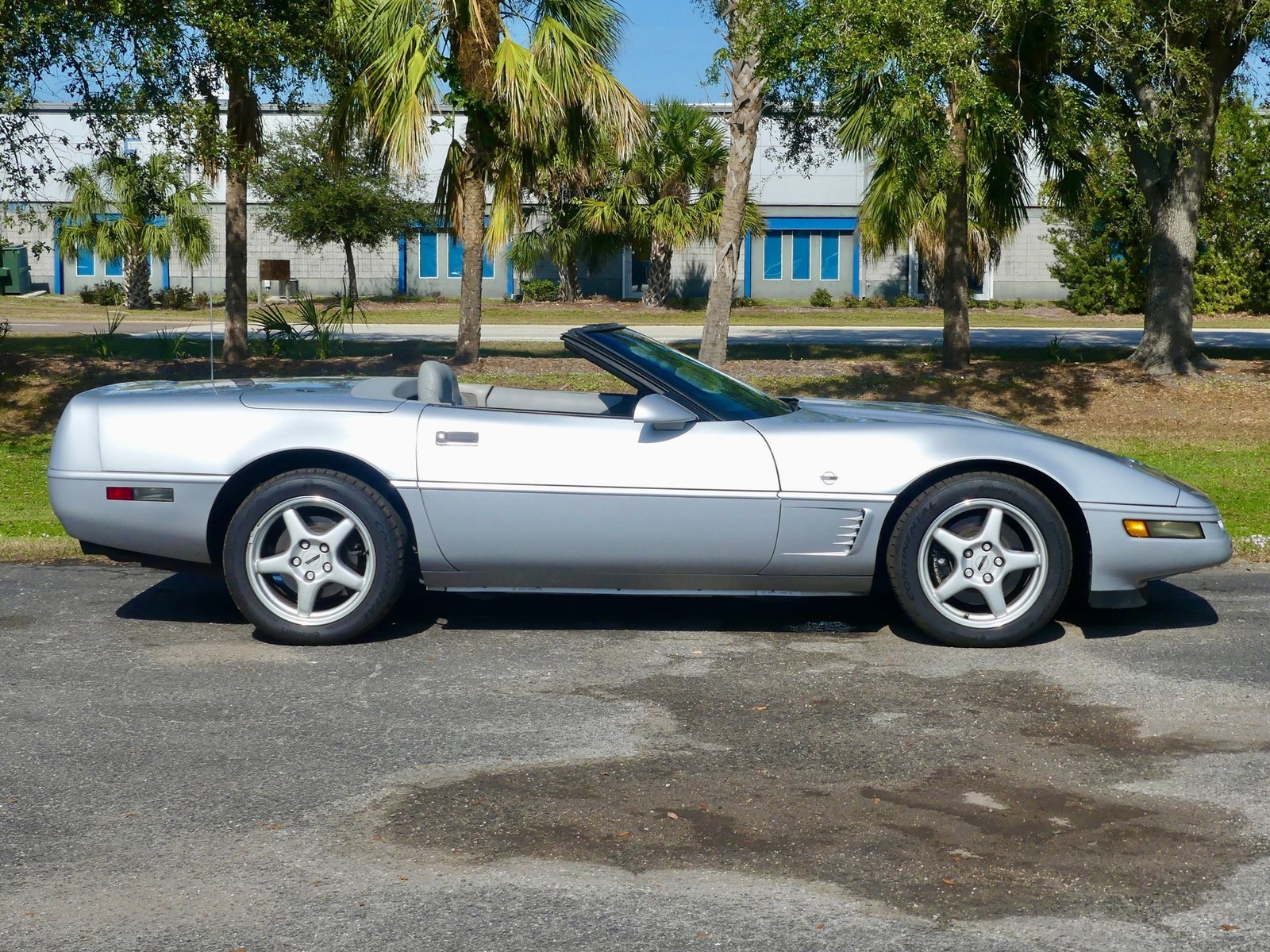 Chevrolet-Corvette-1996-Convertible-3
