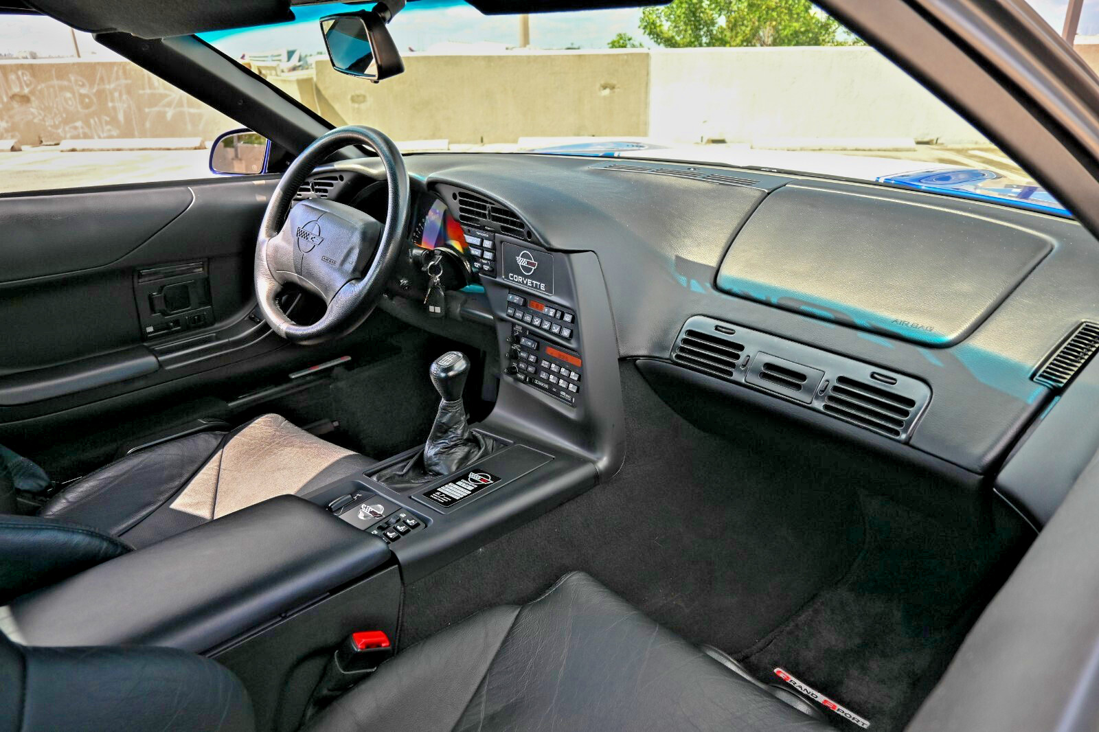 Chevrolet-Corvette-1996-Hatchback-13