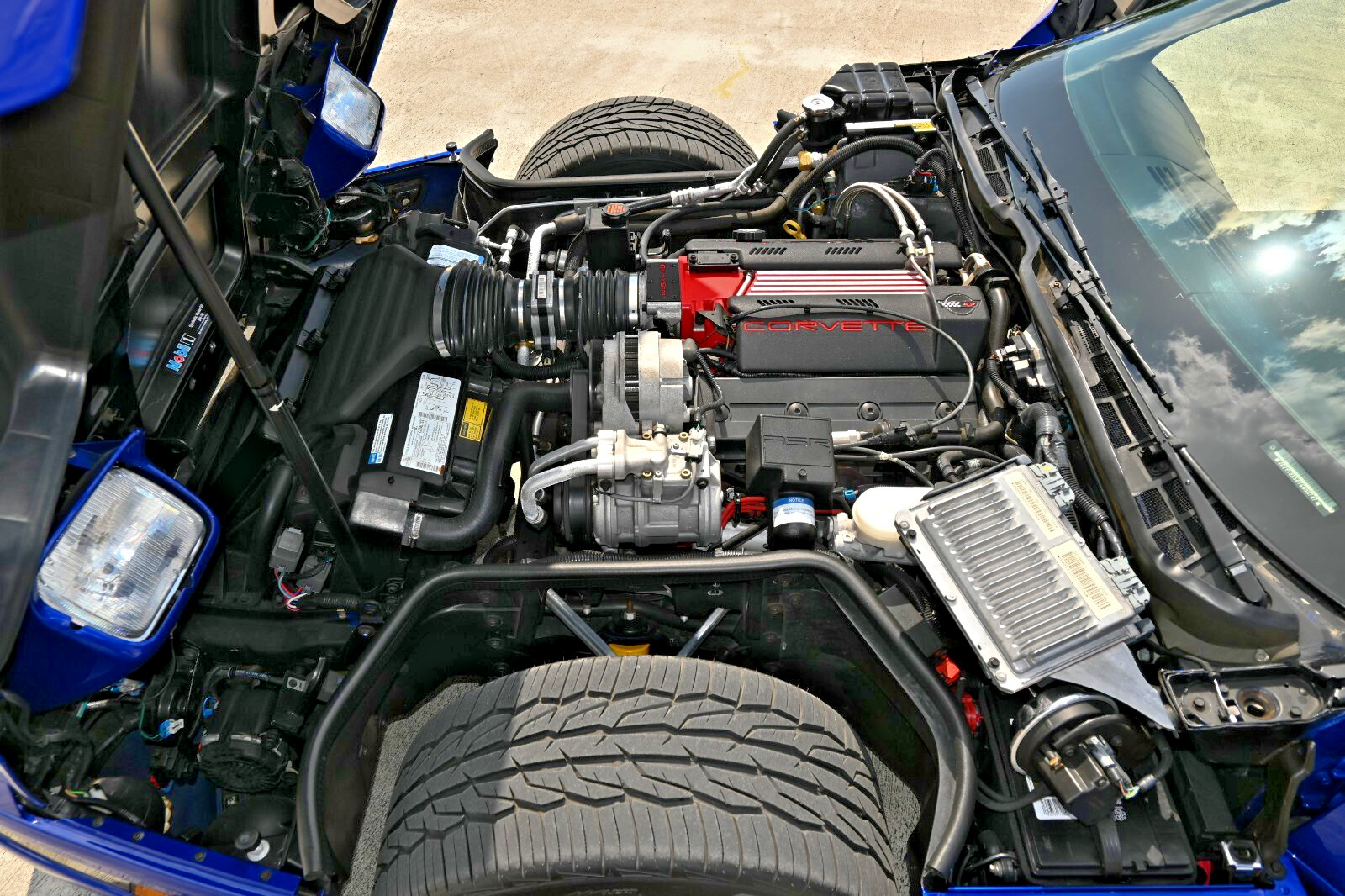 Chevrolet-Corvette-1996-Hatchback-23