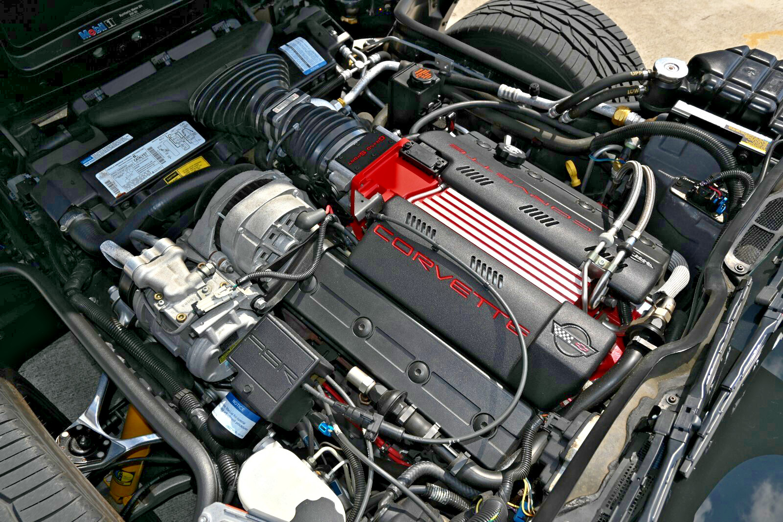 Chevrolet-Corvette-1996-Hatchback-24