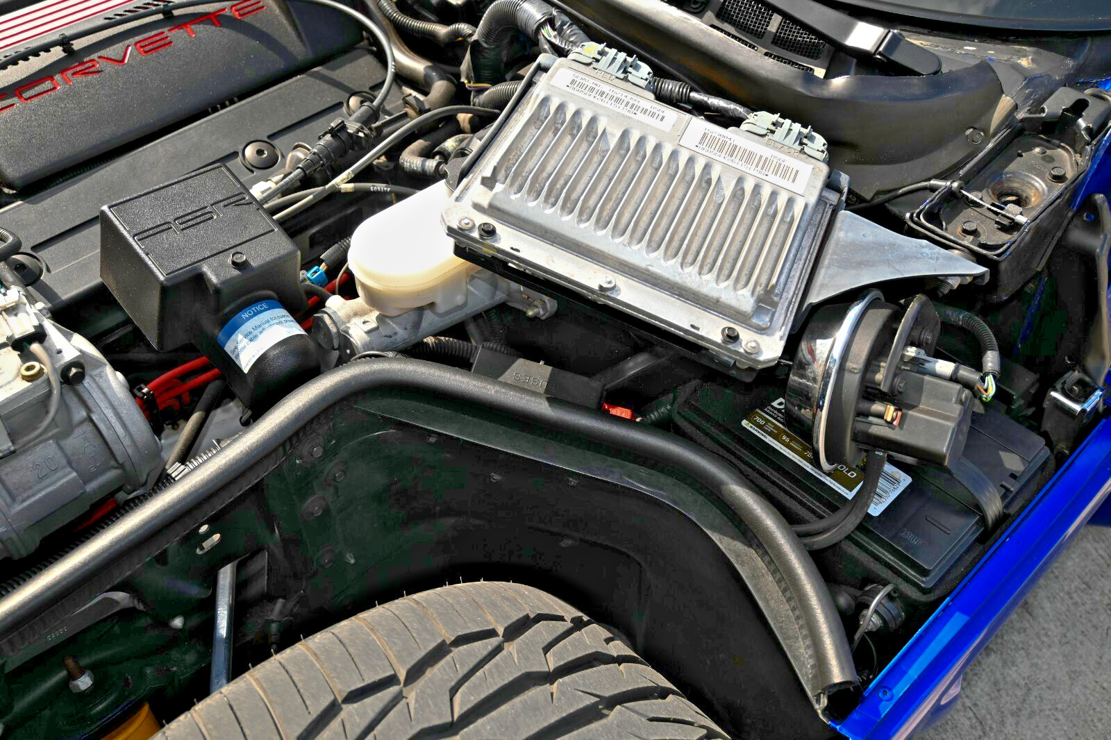 Chevrolet-Corvette-1996-Hatchback-26