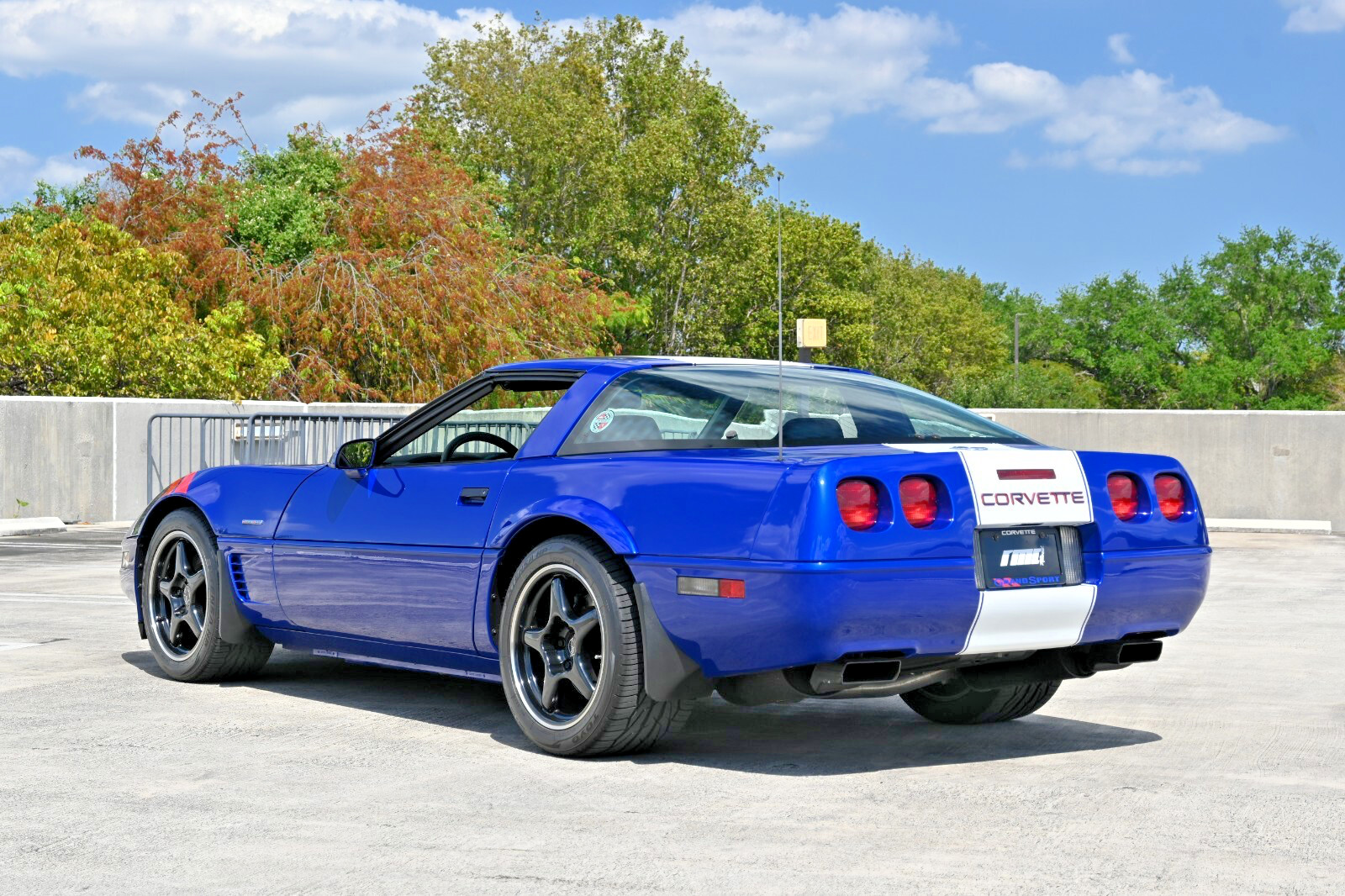 Chevrolet-Corvette-1996-Hatchback-3