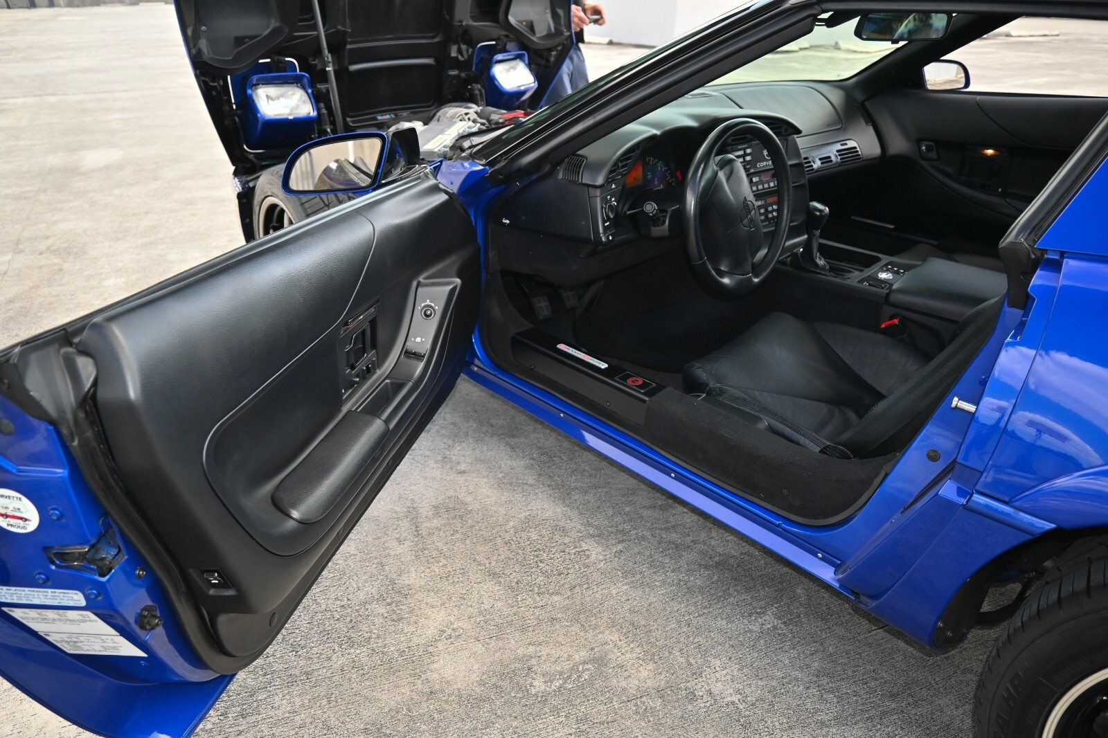 Chevrolet-Corvette-1996-Hatchback-30