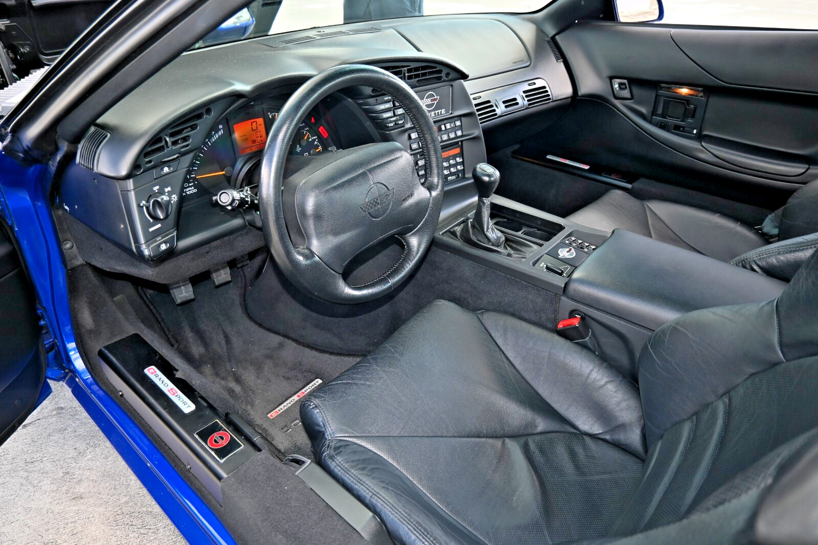 Chevrolet-Corvette-1996-Hatchback-31