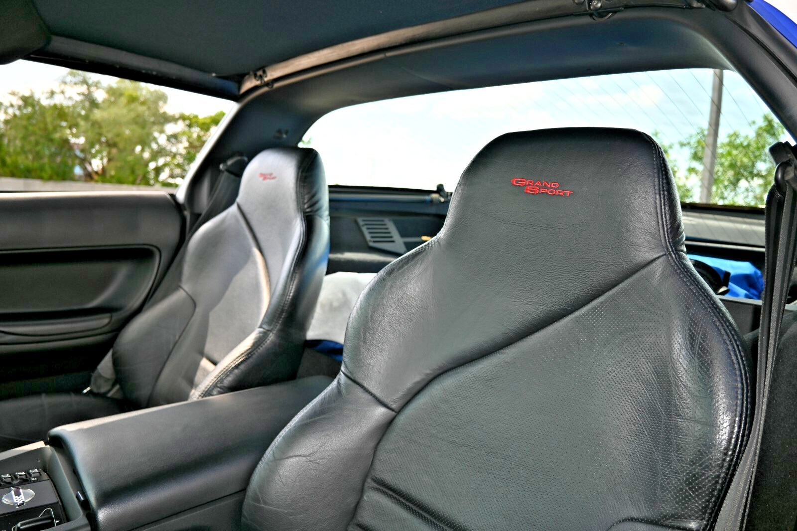 Chevrolet-Corvette-1996-Hatchback-33