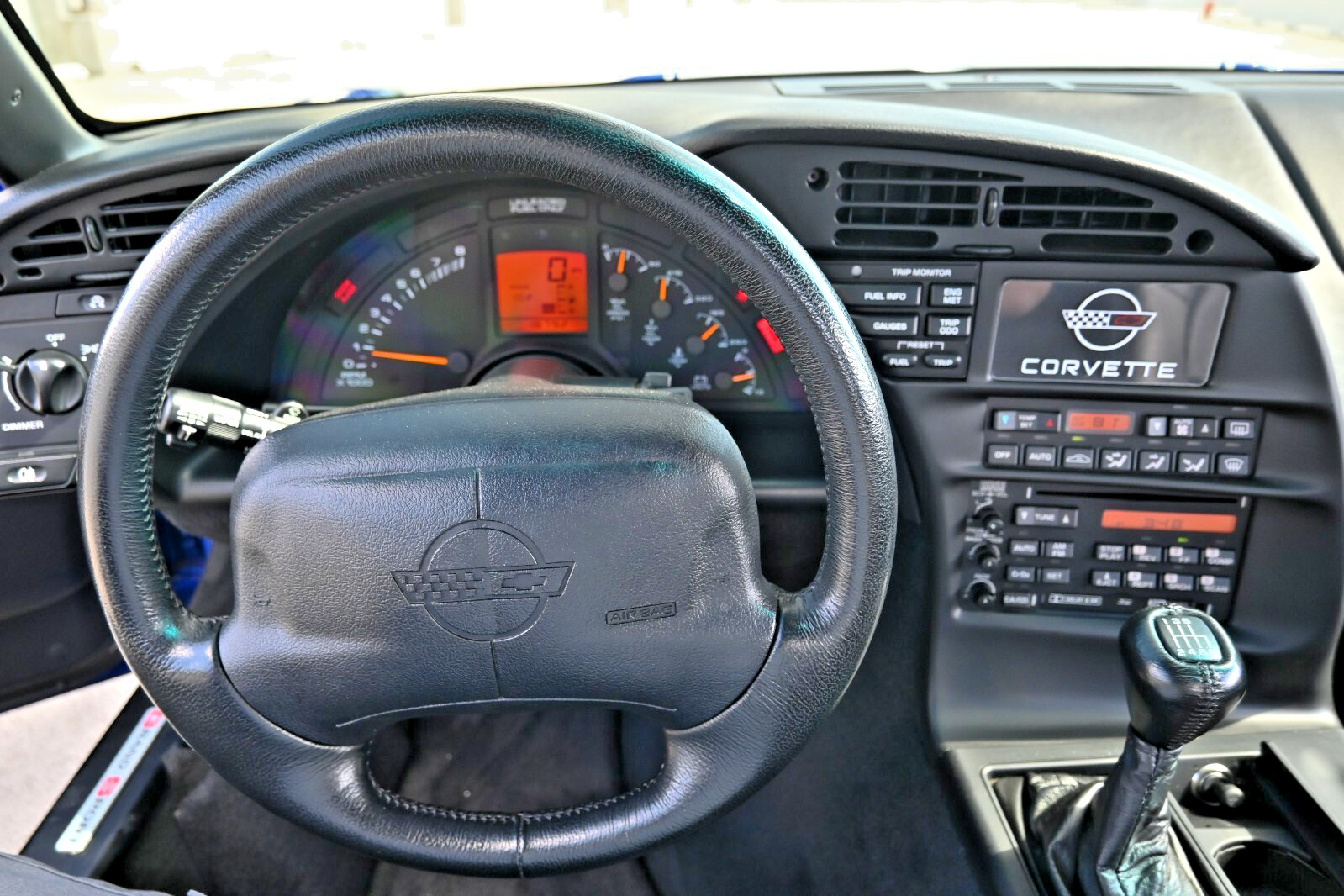 Chevrolet-Corvette-1996-Hatchback-34