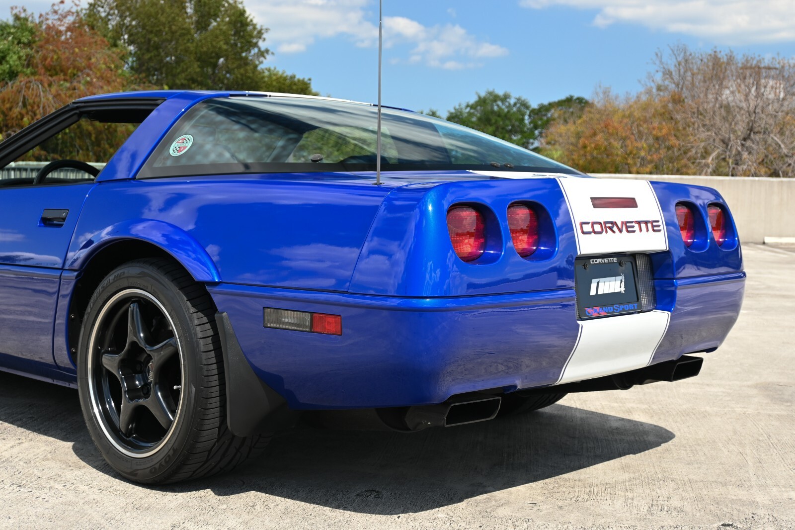 Chevrolet-Corvette-1996-Hatchback-6