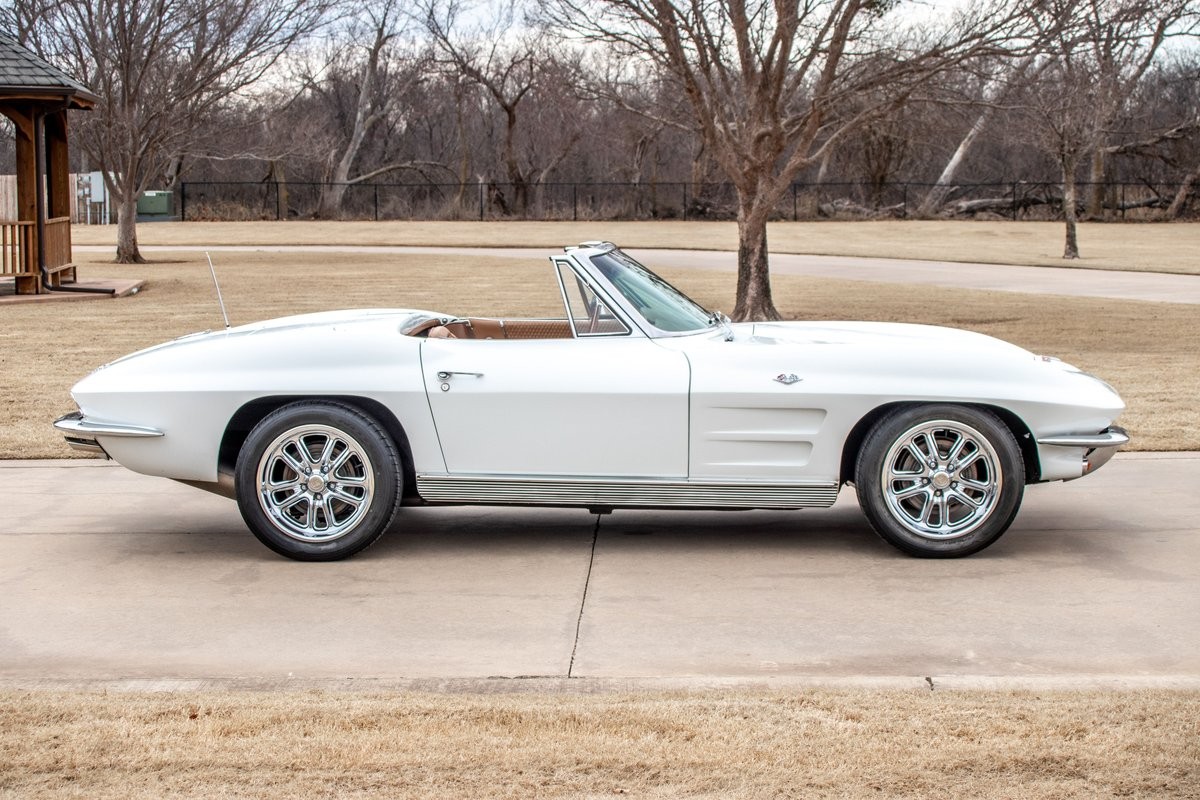 Chevrolet-Corvette-Convertible-4-spd-1963-Convertible-13