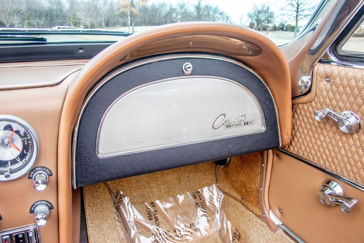 Chevrolet-Corvette-Convertible-4-spd-1963-Convertible-29