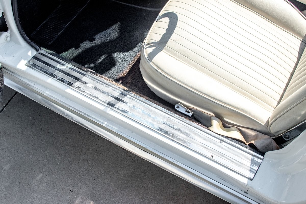 Chevrolet-Corvette-Convertible-4-spd-1964-Convertible-14