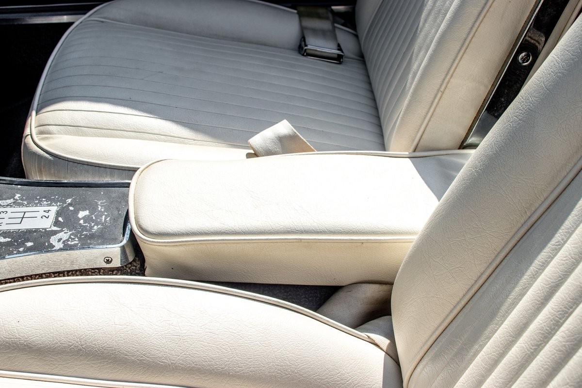 Chevrolet-Corvette-Convertible-4-spd-1964-Convertible-15