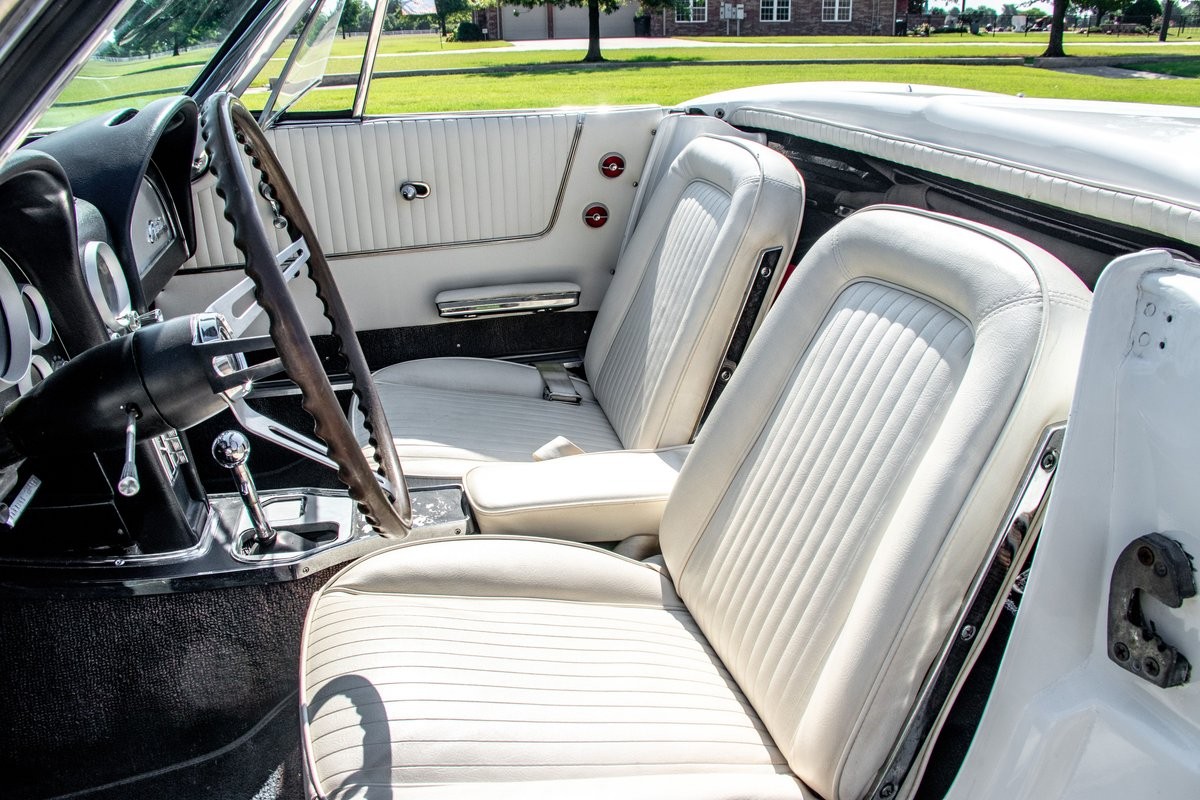 Chevrolet-Corvette-Convertible-4-spd-1964-Convertible-16