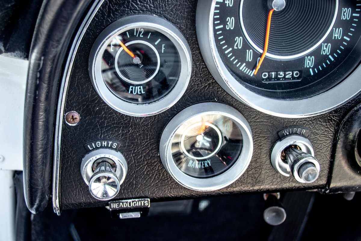 Chevrolet-Corvette-Convertible-4-spd-1964-Convertible-18