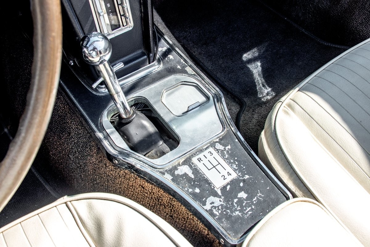 Chevrolet-Corvette-Convertible-4-spd-1964-Convertible-25