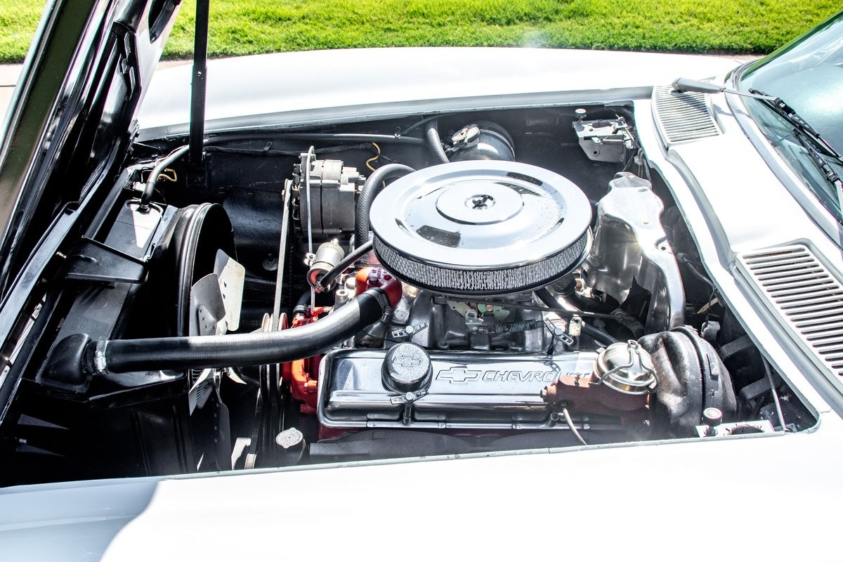 Chevrolet-Corvette-Convertible-4-spd-1964-Convertible-26
