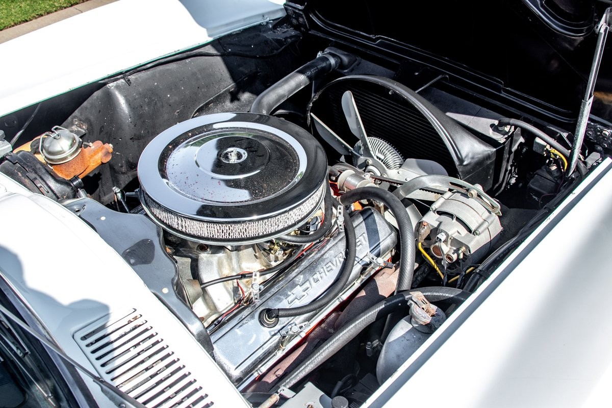 Chevrolet-Corvette-Convertible-4-spd-1964-Convertible-27