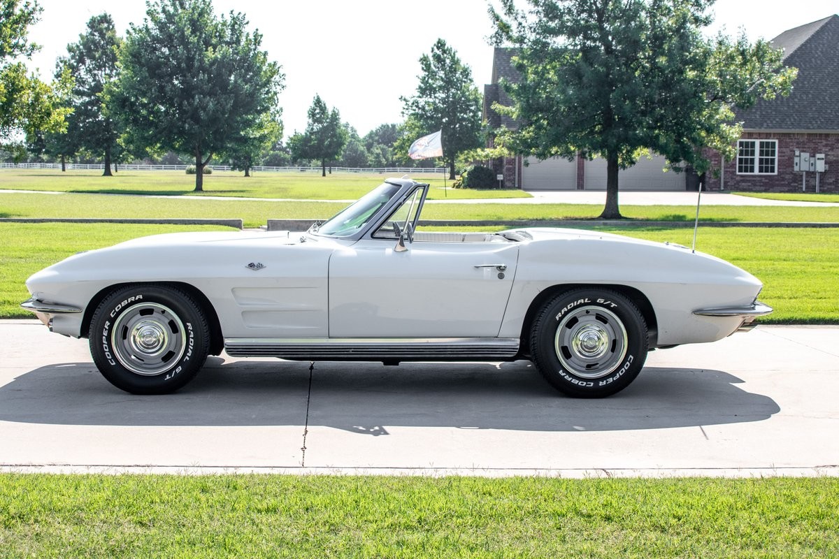 Chevrolet-Corvette-Convertible-4-spd-1964-Convertible-5