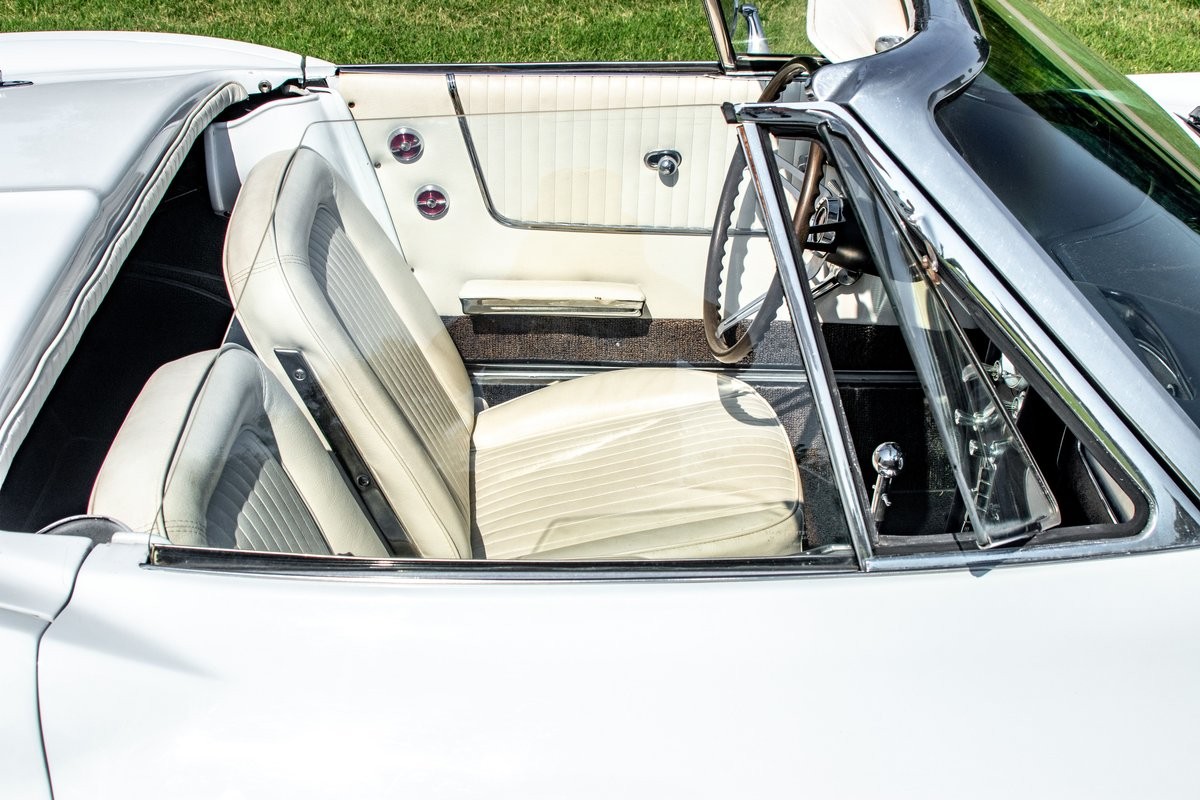 Chevrolet-Corvette-Convertible-4-spd-1964-Convertible-9