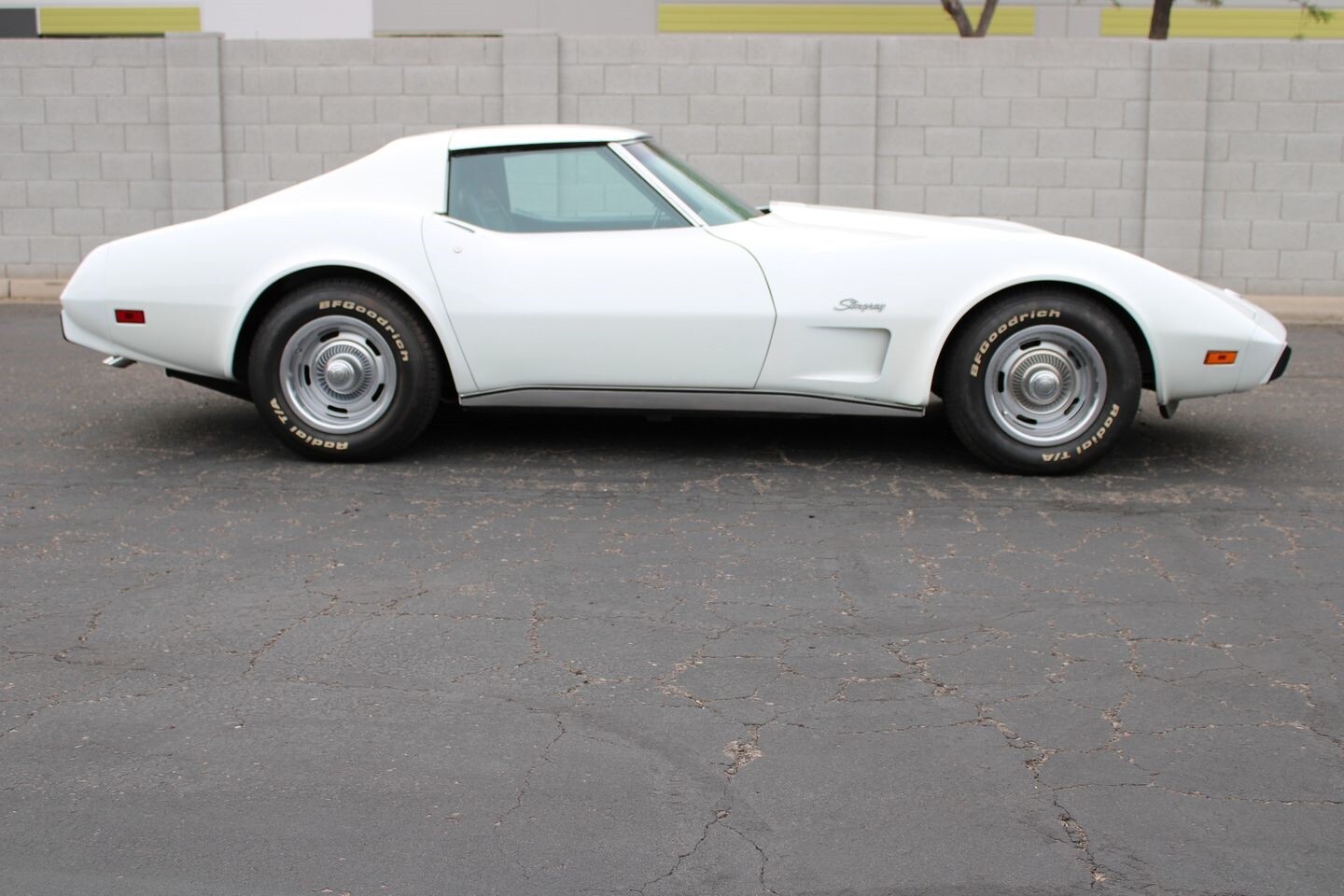 Chevrolet-Corvette-L-48-1975-Coupe-1