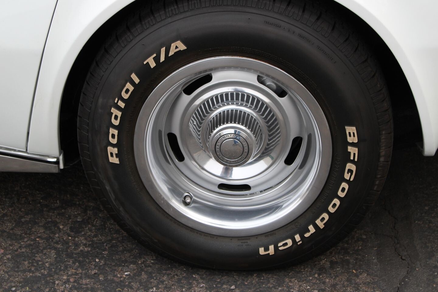 Chevrolet-Corvette-L-48-1975-Coupe-22